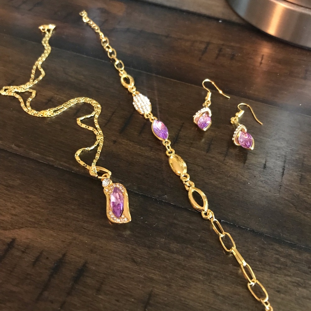 Women’s Jewelry Set - Picture 3 of 3